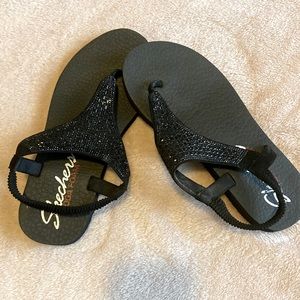 Skechers yoga foam sandals
